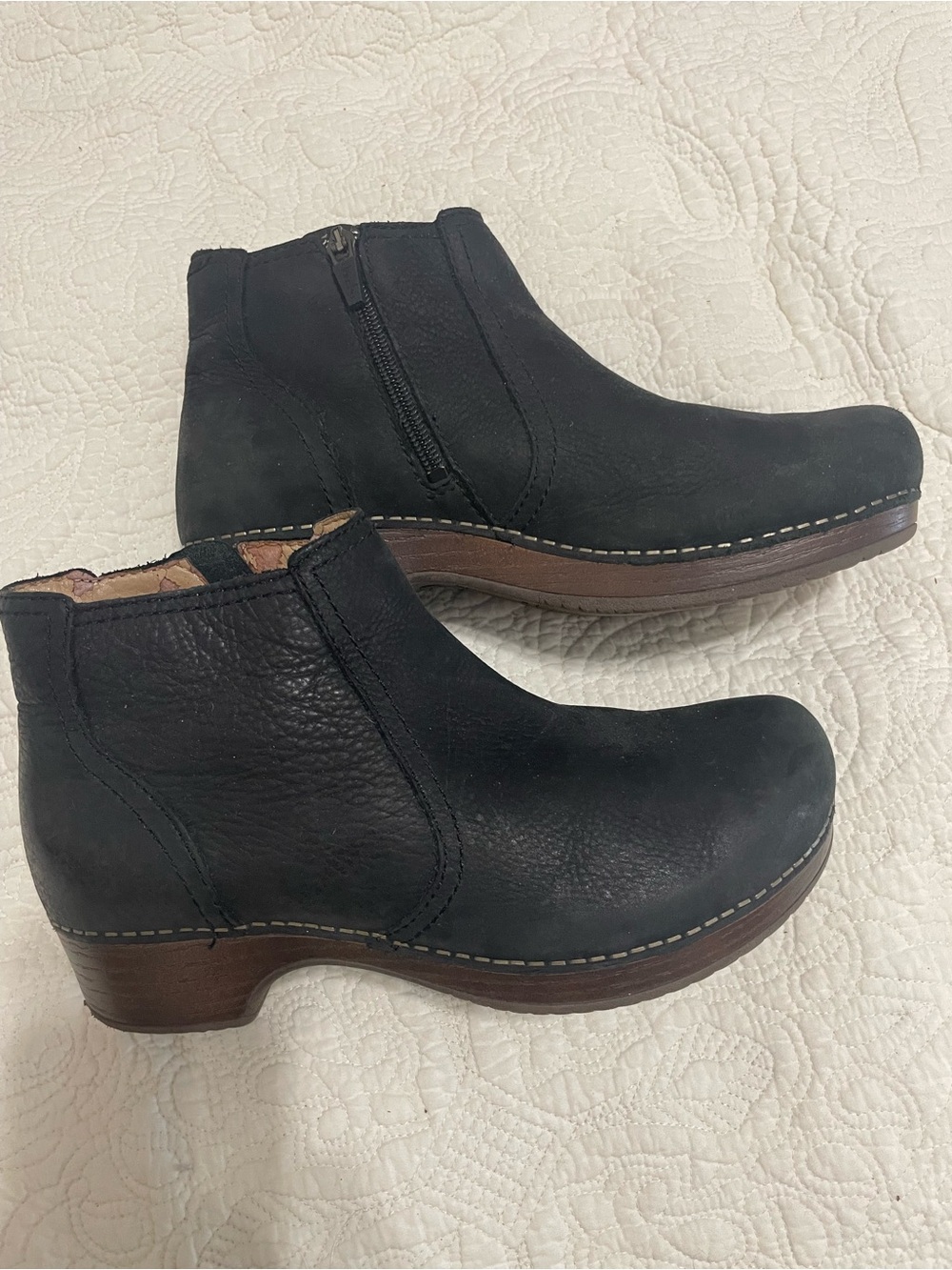 Dansko Women’s Black Leather Ankle Boots-Size 38